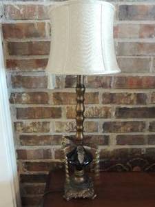 lot 158 image: Brass and glass lamp with exotic leaf accents and shade very heavy 31H