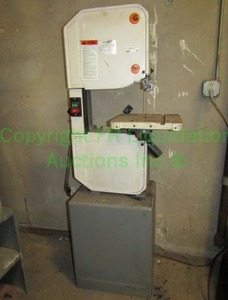 lot 92 image: Wilton 14 tradesman bandsaw model 8201. 67 x 25 x 16