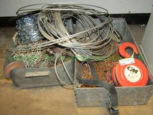 lot 284 image: CM series 622 1 ton chain hoist and assorted chains and cables as shown