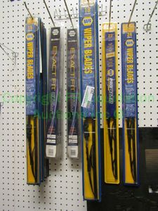 lot 282 image: NAPA assorted sizes windshield wiper blades, in unopened packs