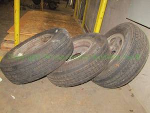 lot 270 image: Ford truck rims and tires