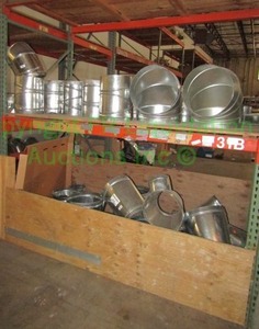 lot 362 image: Contents only of shelves and floor as shown