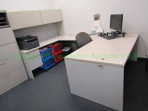 lot 389 image: Complete U-station moduler office desk