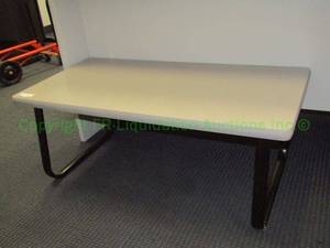 lot 386 image: Laminate top bench. 16 x 40 x 20