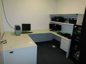 lot 395 image: Hon Complete U-station moduler office desk, contents not included