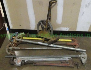 lot 274 image: Conduit benders and large pipe wrenches plus