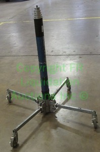 lot 276 image: Genie Super Hoist CO2 powered material lift