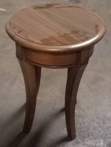 lot 169 image: Small size accentend tables in stylecolor shown. Condition varies. Please Note These items will be distributed on a First come - First served basis. You are bidding by the piece