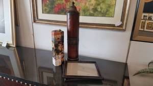 lot 559 image: Lot of assorted home decor in stylescolorscondition shown.