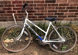 lot 525 image: Raleigh bicycle in stylecolormodel as shown.