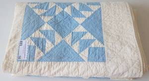 lot 16 image: Vintage quilt-style blanket in stylecolorcondition shown. Take a look
