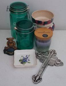 lot 70 image: Lot of assorted items as shown.