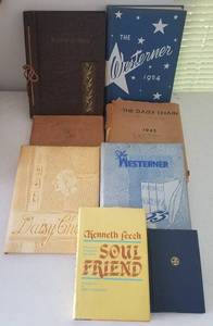 lot 41 image: Vintage high school annuals and more as shown.