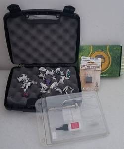 lot 63 image: Warhammer models and such in storage case as shown.