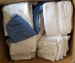 lot 183 image: Box lot of assorted towels as shown.