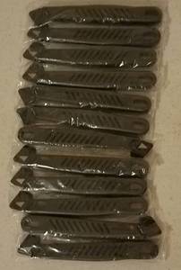 lot 22 image: LOT OF 12 BOX CUTTERS AS SHOWN.