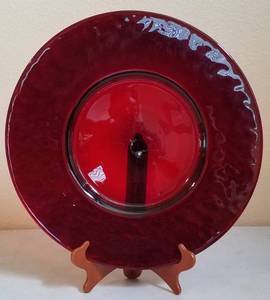 lot 26 image: LARGE SIZE ROUND GLASS DECORATIVE PLATTER  CENTERPIECE IN STYLECOLOR SHOWN. MEASURES APPROX. 19 IN DIAMETER. MATCHES LOT #27.