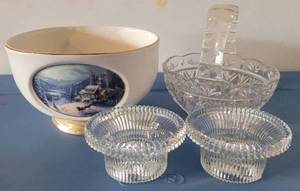 lot 96 image: THOMAS KINKADE VASE, GLASS BASKET AND GLASS CANDLE HOLDERS AS SHOWN. NICE MIXED LOT