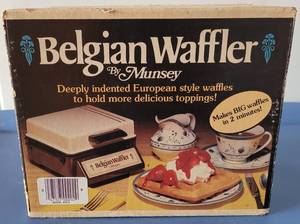 lot 102 image: VINTAGE BELGIAN WAFFLER BY MUNSEY MODEL BW-2 IN ORIGINAL BOX AS SHOWN.