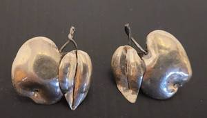 lot 120 image: VINTAGE STERLING SILVER APPLE DESIGN EARRINGS AS SHOWN. WEIGHT IS APPROX. 7 GRAMS.