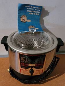 lot 144 image: VINTAGE ROTO BROIL AUTOMATIC KING SIZE COOKER FRYER WITH ORIGINAL BOOKLET AS SHOWN.
