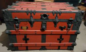 lot 146 image: VINTAGE STEAMER TRUNK WITH INSERT DRAWER IN STYLECOLORCONDITIONS SHOWN. MEASURES APPROX. 35 x 22 x 23.25.