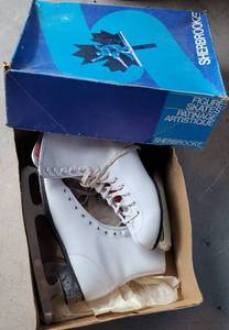 lot 165 image: VINTAGE SHERBROOK FIGURE SKATES IN ORIGINAL BOX AS SHOWN.