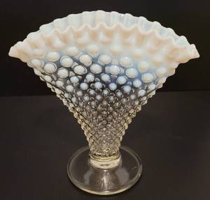 lot 182 image: VINTAGE FENTON HOBNAIL FRENCH OPALESCENT FAN VASE IN EXCELLENT CONDITION AS SHOWN. MEASURES APPROX. 8.25 W x 8 H x 4 D.
