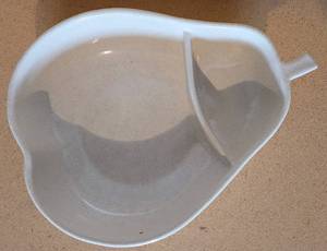 lot 191 image: VINTAGE PEAR SHAPED SERVING DISH AS SHOWN. MEASURES APPROX. 12.75 L x 9.75 W x 3.75 H.