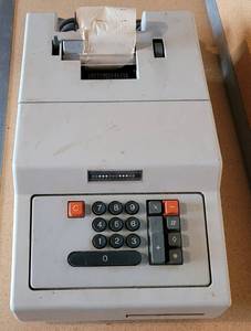 lot 194 image: VINTAGE VICTOR COMPTOGRAPH MODEL 13L WITH POWER CORD AS SHOWN. TESTED AND POWERED ON. MADE IN GERMANY.