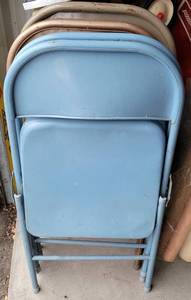 lot 217 image: LOT OF 4 METAL FOLDING CHAIRS AS SHOWN. (YOUR BID X 4)