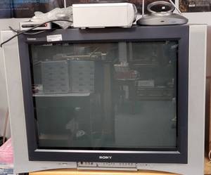 lot 16 image: SONY FD TRINITRON WEGA SYSTEM  TV MODEL KV-32HV600 WITH REMOTE PLUS PANASONIC 4-HEAD VHS VCR AND ANTENNAS AS SHOWN.