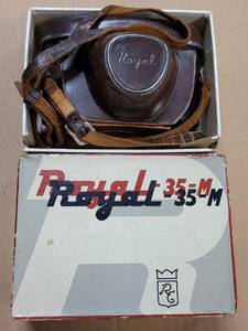 lot 23 image: RARE VINTAGE ROYAL 35-M CAMERA WITH ORIGINAL INSTRUCTION BOOKLET AND BOX WITH CASE AS SHOWN. CHECK IT OUT