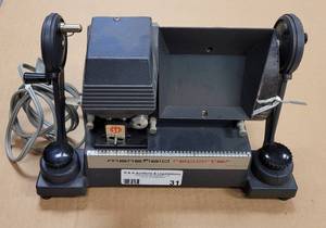 lot 31 image: VINTAGE ARGUS MANSFIELD REPORTER 8MM EDITOR AS SHOWN.
