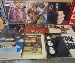 lot 115 image: LOT OF 10 VINYL RECORDS AS SHOWN.