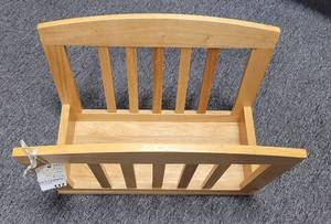 lot 117 image: WOODEN MAGAZINE RACK AS SHOWN.