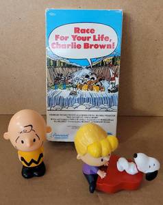 lot 121 image: CHARLIE BROWN  PEANUTS MOVIE MEMORABILIA AS SHOWN.
