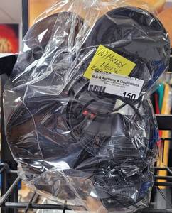lot 150 image: LOT OF MICKEY MOUSE EARS IN PACKAGE AS SHOWN.