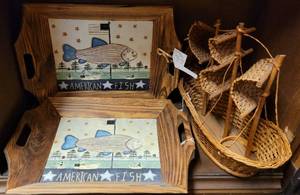 lot 223 image: WOODEN AMERICAN FISH THEMED WOODEN TRAYS AND WICKER SHIP BASKET AS SHOWN.
