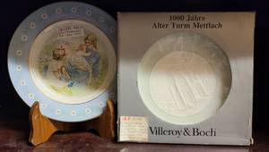 lot 250 image: 2 COLLECTIBLE PLATES AS SHOWN. SEE PICTURES FOR ADDITIONAL INFORMATION.