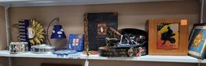 lot 284 image: LOT OF ASSORTED ITEMS INCLUDING BOOKENDS, TRINKET BOXES, FRAME, AND MORE AS SHOWN.