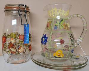 lot 290 image: GLASS PITCHER, PLATES AND MASON JAR AS SHOWN.