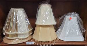 lot 302 image: LOT OF LAMP SHADES IN ASSORTED SIZESCOLORSSTYLES AS SHOWN.