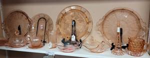 lot 311 image: LOT OF 17 DEPRESSION GLASS STYLE DISHES INCLUDING PLATTERS, BOWLS, CANDY DISH, PLATES AND MORE AS SHOWN.