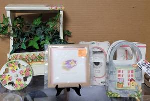 lot 327 image: PORCELAIN PURSE BY GANZ, PICTURE FRAME, AND DECOR AS SHOWN.