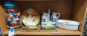 lot 336 image: NAUTICAL THEMED BEVERAGE DISPENSER, CORN DISHESPLATES, POSTCARD WALL ART, OILVINEGAR SET AND MORE AS SHOWN.