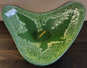 lot 365 image: VINTAGE WINART POTTERY VASEPLANTER (MIAMI, OK) IN STYLECOLORCONDITION SHOWN.