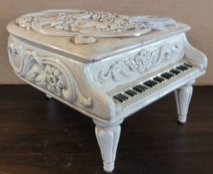 lot 367 image: VINTAGE CERAMIC PIANO TRINKET BOX IN STYLECOLORCONDITION SHOWN.