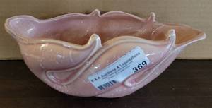 lot 369 image: VINTAGE SPECKLED PINK CERAMIC SHELL STYLE PLANTER  DISH IN STYLECOLORCONDITION SHOWN.