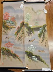 lot 399 image: PAIR OF VINTAGE SCROLL HANDPAINTED ORIENTAL SILK PRINTINGS IN STYLECOLORCONDITION SHOWN.
